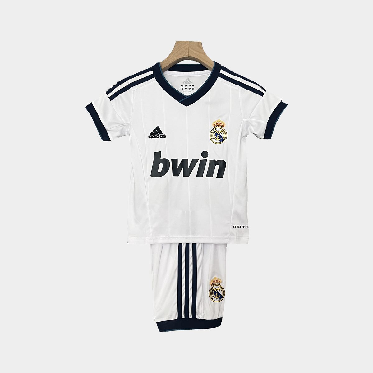 Conjunto Infantil Real Madrid Retro Local 2012/13