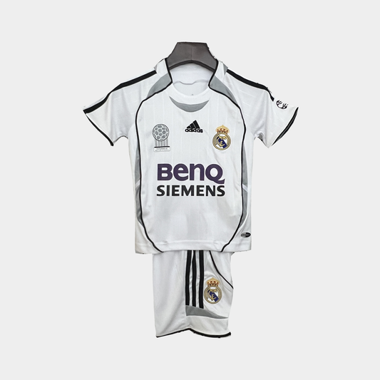 Conjunto Infantil Real Madrid Retro Local 2006/07