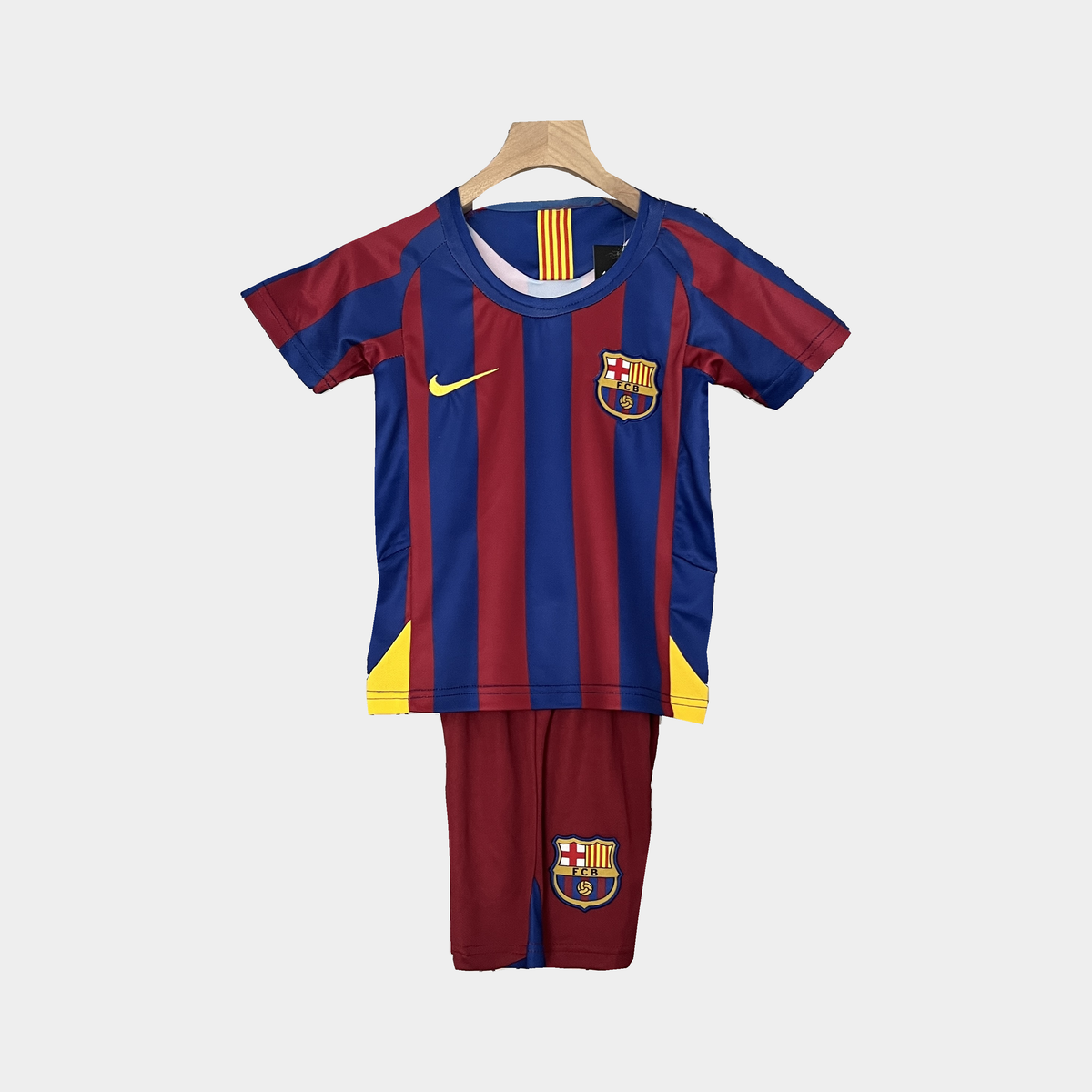 Conjunto Infantil Barcelona Retro Local 2005/06