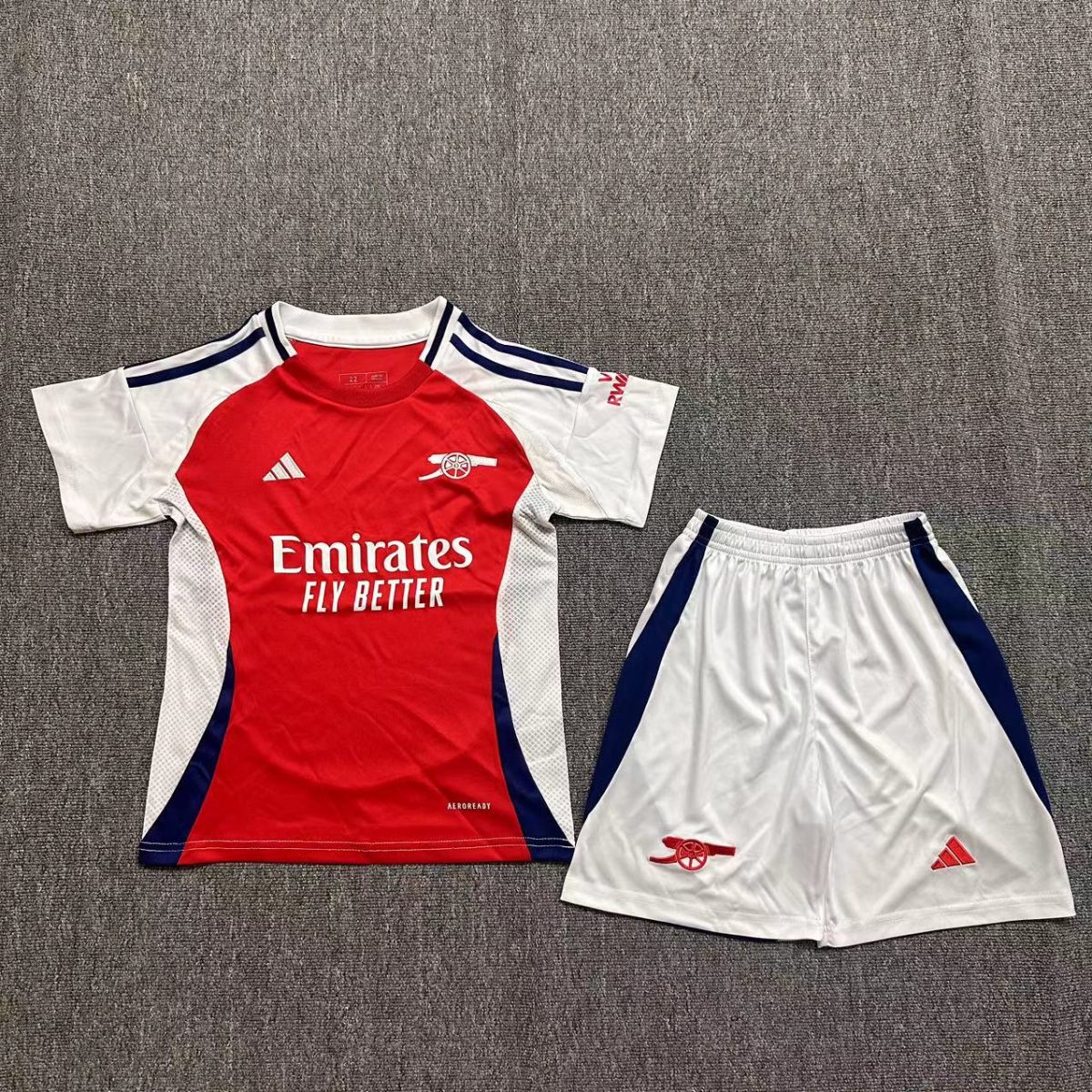 Set Niño Arsenal Local 2024-2025