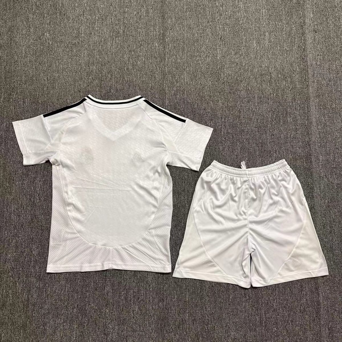 Set Niño Real Madrid 2024-2025