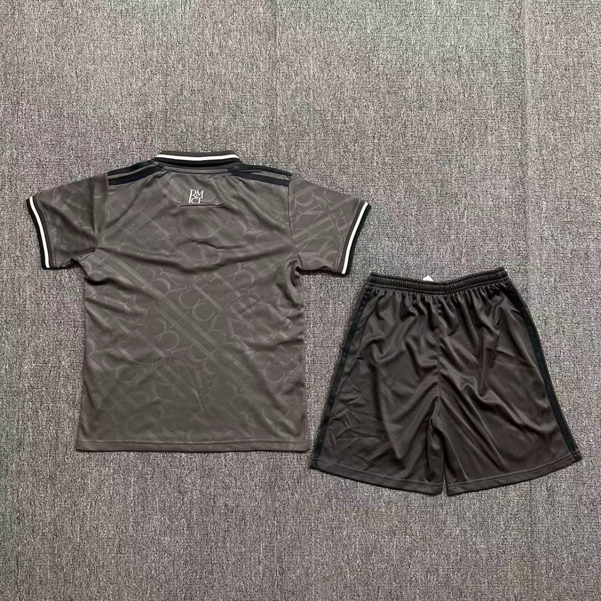 Set Niño Real Madrid 3era 2024-2025